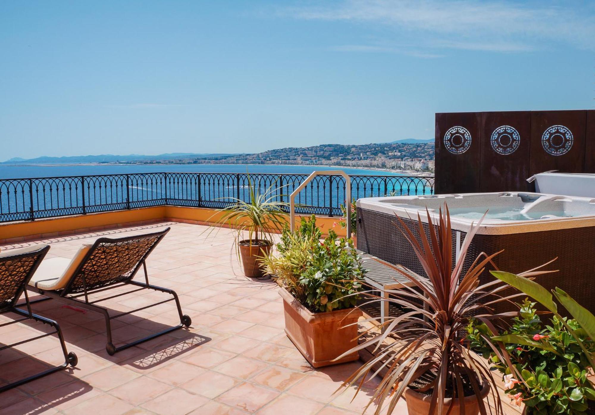 Hotel La Perouse Nice Baie Des Anges - Recently Fully Renovated Buitenkant foto